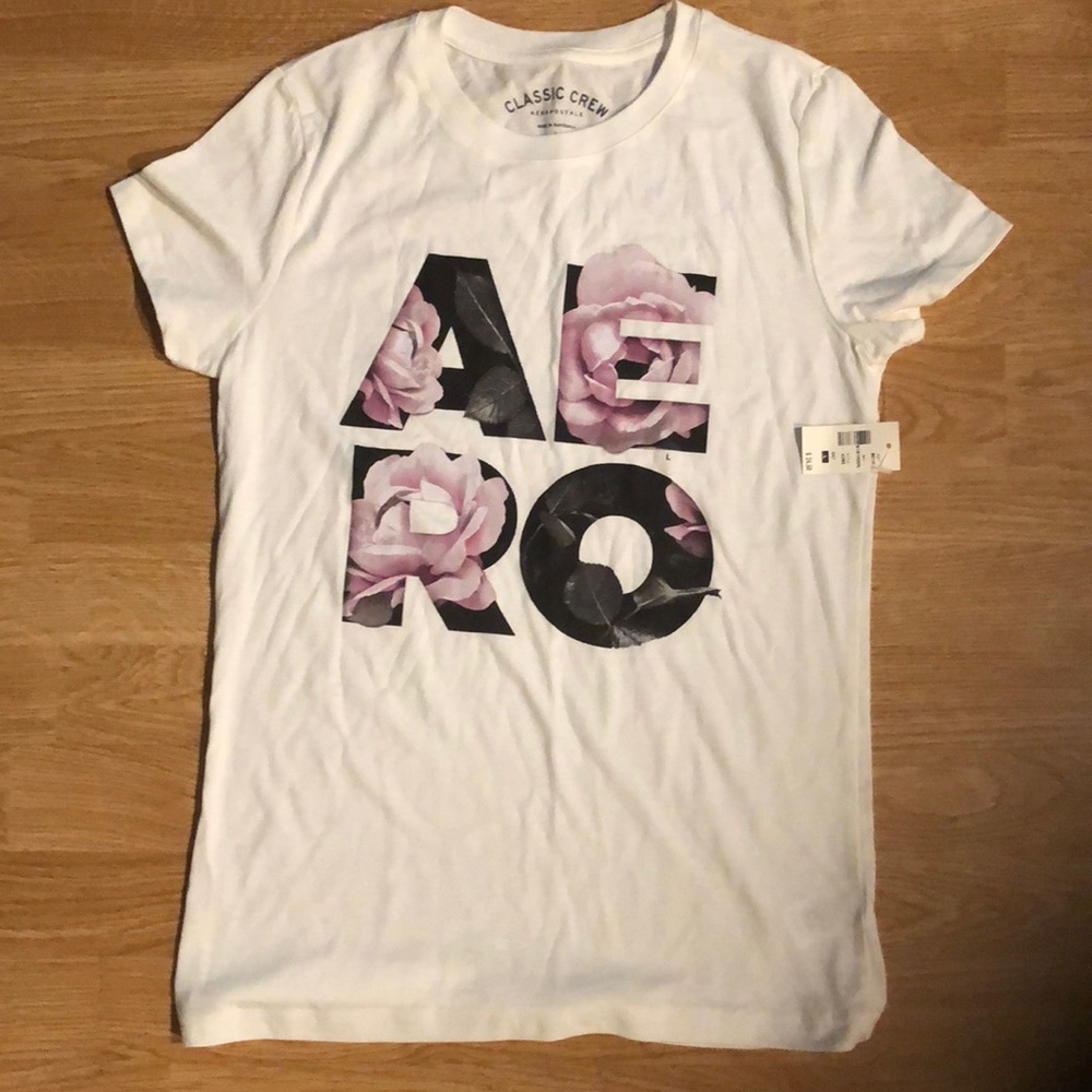 NWT Aeropostale Ladies Classic T shirt Sz.L 🌸